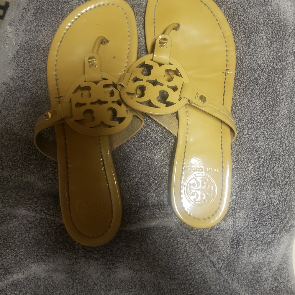 Tan tory burch sandals